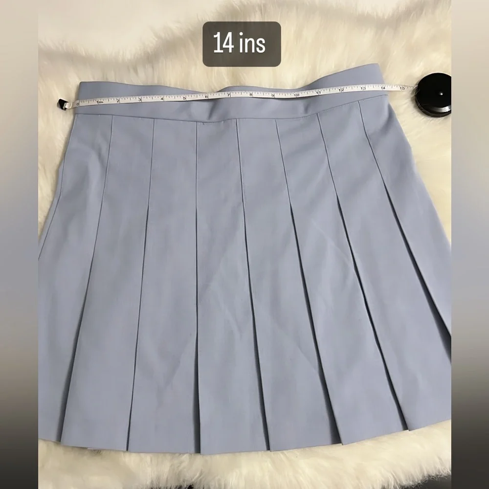 UNIQLO Pleated Skirt - Picture 4 of 6